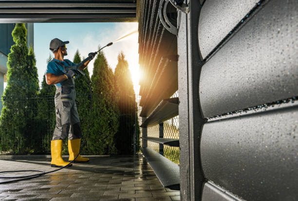 Best Deck Cleaning Services  in Lifornia City, CA