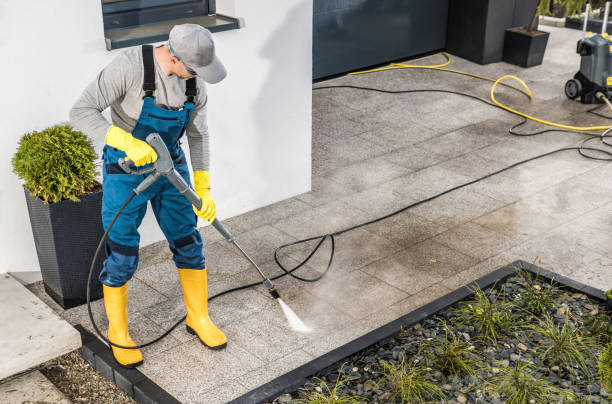 Best Residential Pressure Washing Services  in Lifornia City, CA